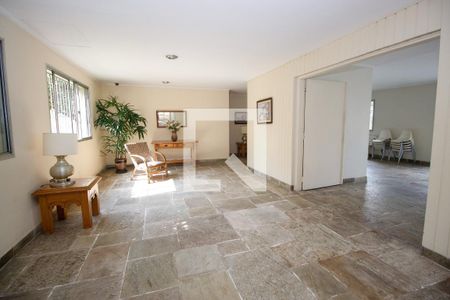 Apartamento para alugar com 180m², 3 quartos e 3 vagas Apartamento para alugar com 180m², 3 quartos e 3 vagasHall social