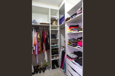 Apartamento à venda com 69m², 3 quartos e 1 vaga Apartamento à venda com 69m², 3 quartos e 1 vagaCloset Suíte