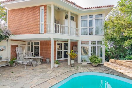 Casa à venda com 499m², 5 quartos e 4 vagas Casa à venda com 499m², 5 quartos e 4 vagasPiscina