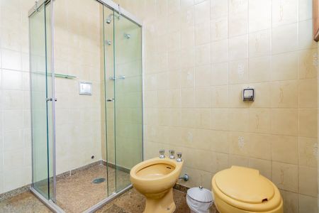 Casa à venda com 499m², 5 quartos e 4 vagas Casa à venda com 499m², 5 quartos e 4 vagasBanheiro 2