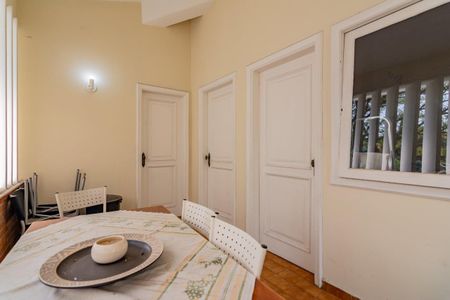 Casa à venda com 499m², 5 quartos e 4 vagas Casa à venda com 499m², 5 quartos e 4 vagasÁrea Externa