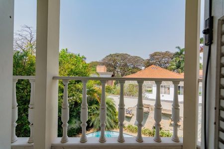 Casa à venda com 499m², 5 quartos e 4 vagas Casa à venda com 499m², 5 quartos e 4 vagasQuarto 4