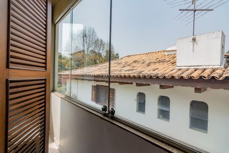 Casa à venda com 499m², 5 quartos e 4 vagas Casa à venda com 499m², 5 quartos e 4 vagasVaranda