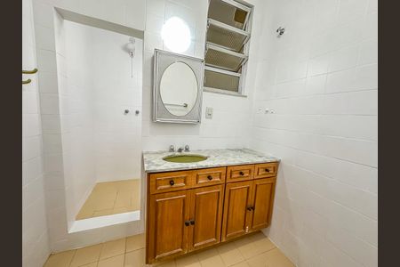 Apartamento à venda com 83m², 3 quartos e 1 vagaBanherio