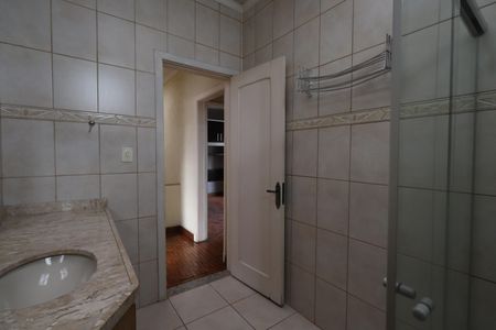 Casa à venda com 340m², 5 quartos e 5 vagasBanheiro Social
