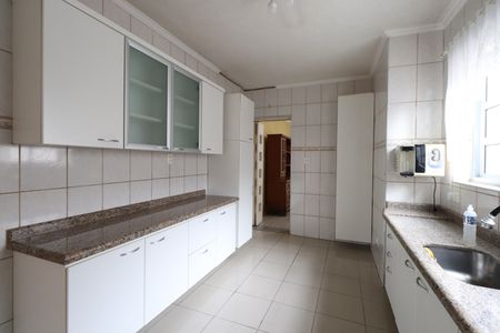 Casa à venda com 340m², 5 quartos e 5 vagasCozinha