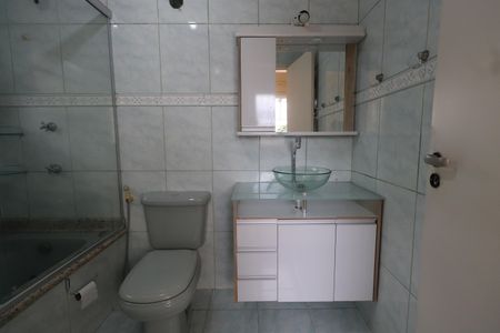 Casa à venda com 340m², 5 quartos e 5 vagasBanheiro da Suíte