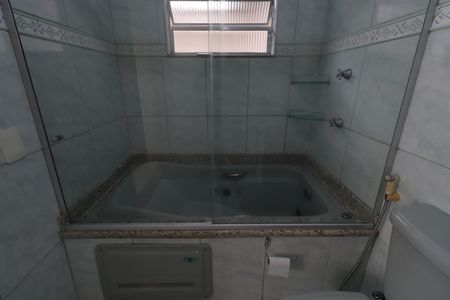 Casa à venda com 340m², 5 quartos e 5 vagasBanheiro da Suíte