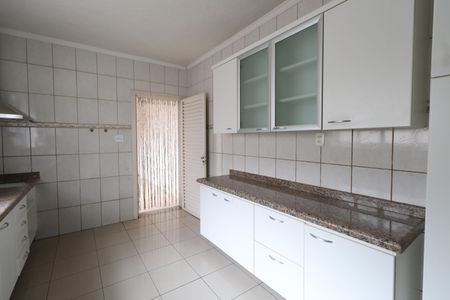 Casa à venda com 340m², 5 quartos e 5 vagasCozinha