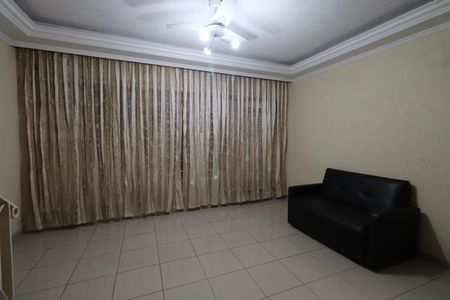 Casa à venda com 340m², 5 quartos e 5 vagasSala