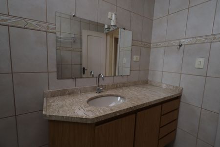 Casa à venda com 340m², 5 quartos e 5 vagasBanheiro Social