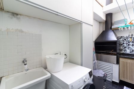 Casa de condomínio à venda com 75m², 3 quartos e 2 vagasÁrea de Serviço integrada