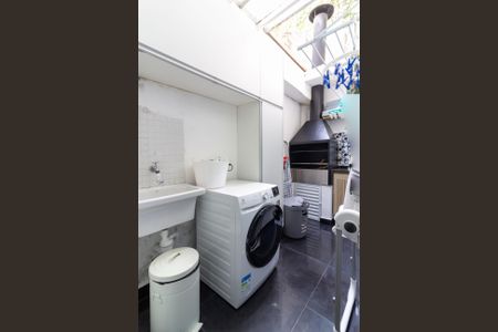 Casa de condomínio à venda com 75m², 3 quartos e 2 vagasÁrea de Serviço integrada