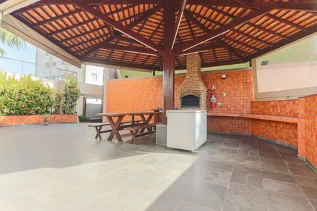 Apartamento à venda com 70m², 3 quartos e 2 vagas Apartamento à venda com 70m², 3 quartos e 2 vagasÁrea comum - Churrasqueira