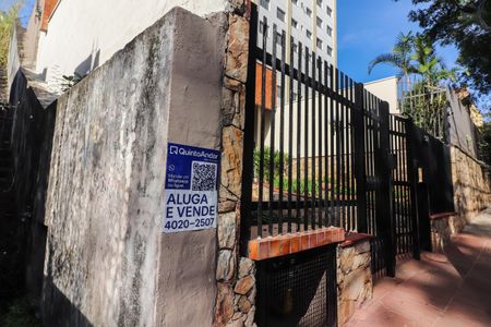 Apartamento à venda com 70m², 3 quartos e 2 vagas Apartamento à venda com 70m², 3 quartos e 2 vagasFachada + Placa