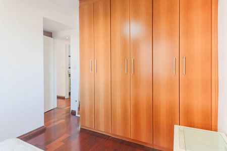 Apartamento à venda com 70m², 3 quartos e 2 vagas Apartamento à venda com 70m², 3 quartos e 2 vagasSuíte