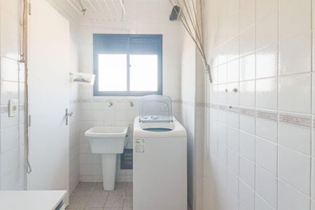 Apartamento à venda com 70m², 3 quartos e 2 vagas Apartamento à venda com 70m², 3 quartos e 2 vagasCozinha e Área de Serviço