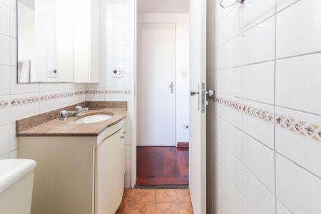 Apartamento à venda com 70m², 3 quartos e 2 vagas Apartamento à venda com 70m², 3 quartos e 2 vagasBanheiro Suíte