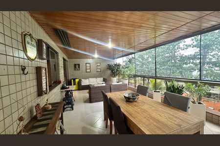 Apartamento para alugar com 109m², 3 quartos e 3 vagasVaranda