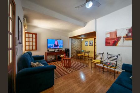 Casa à venda com 179m², 3 quartos e sem vagaSala