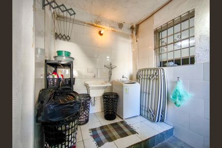 Casa à venda com 179m², 3 quartos e sem vagaÁrea de Serviço