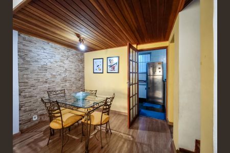 Casa à venda com 179m², 3 quartos e sem vagaSala