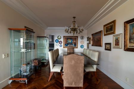 Apartamento à venda com 247m², 4 quartos e 4 vagas Apartamento à venda com 247m², 4 quartos e 4 vagasSala de Jantar