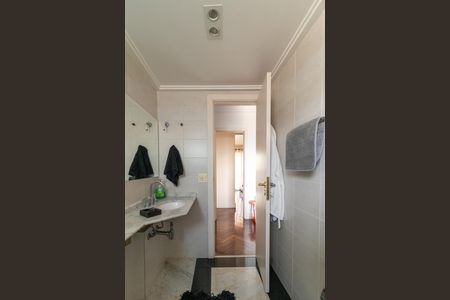 Apartamento à venda com 247m², 4 quartos e 4 vagas Apartamento à venda com 247m², 4 quartos e 4 vagasBanheiro da Suíte 2