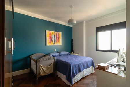 Apartamento à venda com 247m², 4 quartos e 4 vagas Apartamento à venda com 247m², 4 quartos e 4 vagasSuíte 2