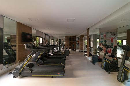 Apartamento à venda com 247m², 4 quartos e 4 vagas Apartamento à venda com 247m², 4 quartos e 4 vagasÁrea comum - Academia