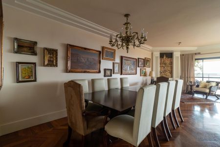 Apartamento à venda com 247m², 4 quartos e 4 vagas Apartamento à venda com 247m², 4 quartos e 4 vagasSala de Jantar
