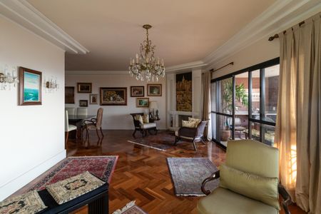 Apartamento à venda com 247m², 4 quartos e 4 vagas Apartamento à venda com 247m², 4 quartos e 4 vagasSala