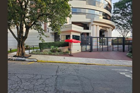 Apartamento à venda com 247m², 4 quartos e 4 vagas Apartamento à venda com 247m², 4 quartos e 4 vagasFachada