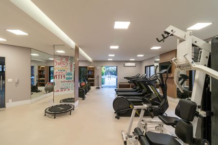 Apartamento à venda com 247m², 4 quartos e 4 vagas Apartamento à venda com 247m², 4 quartos e 4 vagasÁrea comum - Academia