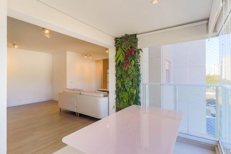 Apartamento à venda com 81m², 2 quartos e 2 vagasVaranda da Sala