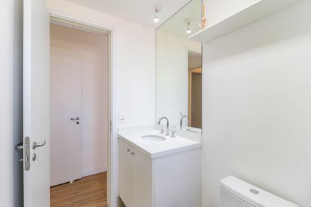Apartamento à venda com 81m², 2 quartos e 2 vagasBanheiro da Suíte