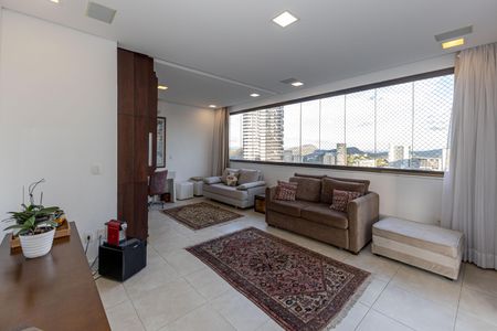 Apartamento à venda com 241m², 3 quartos e 3 vagas Apartamento à venda com 241m², 3 quartos e 3 vagasSala 1