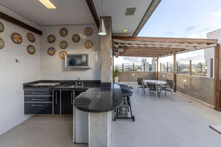 Apartamento à venda com 241m², 3 quartos e 3 vagas Apartamento à venda com 241m², 3 quartos e 3 vagasCobertura