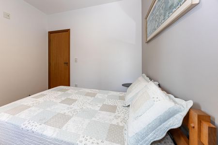 Apartamento à venda com 241m², 3 quartos e 3 vagas Apartamento à venda com 241m², 3 quartos e 3 vagasQuarto 2