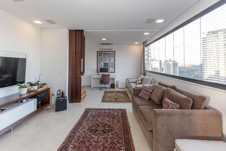 Apartamento à venda com 241m², 3 quartos e 3 vagas Apartamento à venda com 241m², 3 quartos e 3 vagasSala 1