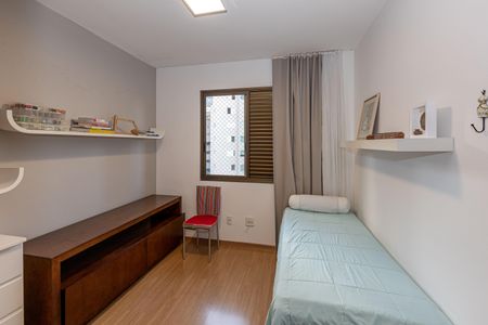 Apartamento à venda com 241m², 3 quartos e 3 vagas Apartamento à venda com 241m², 3 quartos e 3 vagasQuarto 1