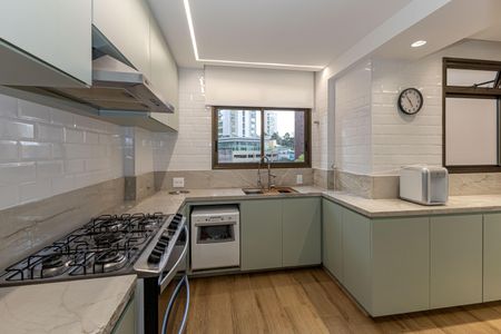 Apartamento à venda com 241m², 3 quartos e 3 vagas Apartamento à venda com 241m², 3 quartos e 3 vagasCozinha