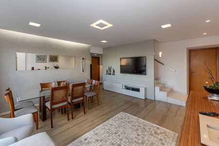 Apartamento à venda com 241m², 3 quartos e 3 vagas Apartamento à venda com 241m², 3 quartos e 3 vagasSala 2