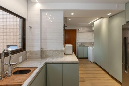 Apartamento à venda com 241m², 3 quartos e 3 vagas Apartamento à venda com 241m², 3 quartos e 3 vagasCozinha