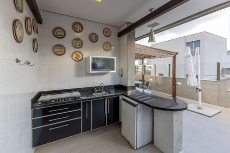 Apartamento à venda com 241m², 3 quartos e 3 vagas Apartamento à venda com 241m², 3 quartos e 3 vagasCobertura