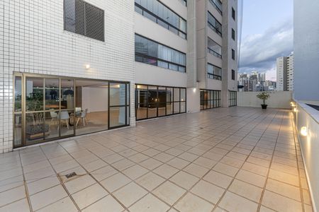 Apartamento à venda com 241m², 3 quartos e 3 vagas Apartamento à venda com 241m², 3 quartos e 3 vagasÁrea comum