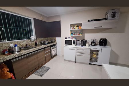 Casa para alugar com 175m², 3 quartos e 2 vagasCozinha