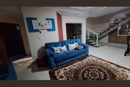 Casa para alugar com 175m², 3 quartos e 2 vagasSala