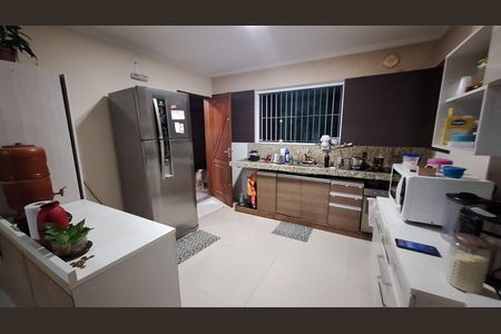 Casa para alugar com 175m², 3 quartos e 2 vagasCozinha