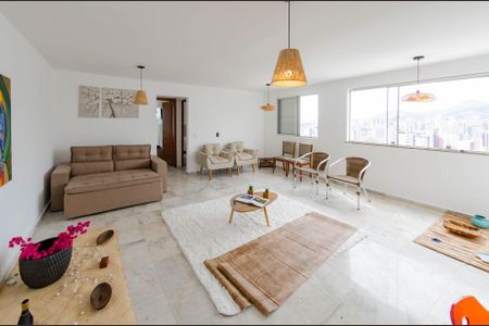 Apartamento para alugar com 80m², 2 quartos e 3 vagasSala